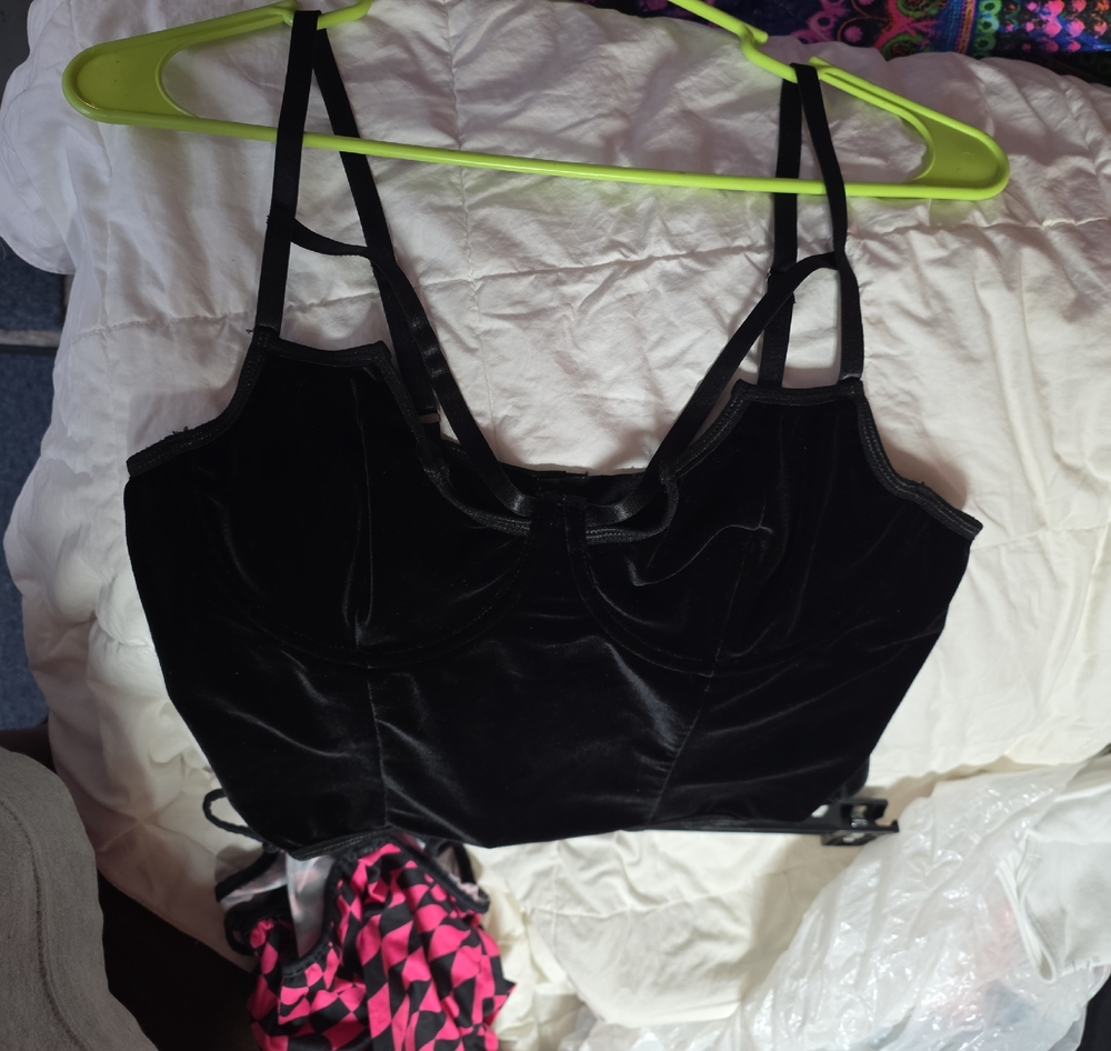 ROMWE Black Velvet Bustier Crop Top with Adjustable Straps